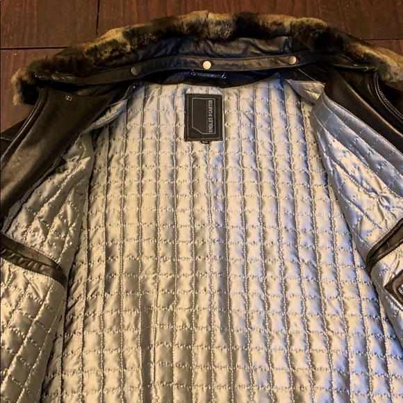 Leather coat - Picture 4 of 6